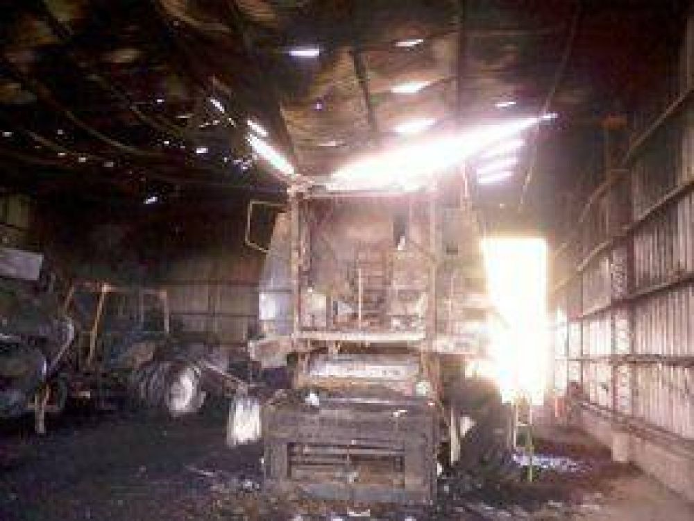 Voraz incendio en Gobernador Ugarte