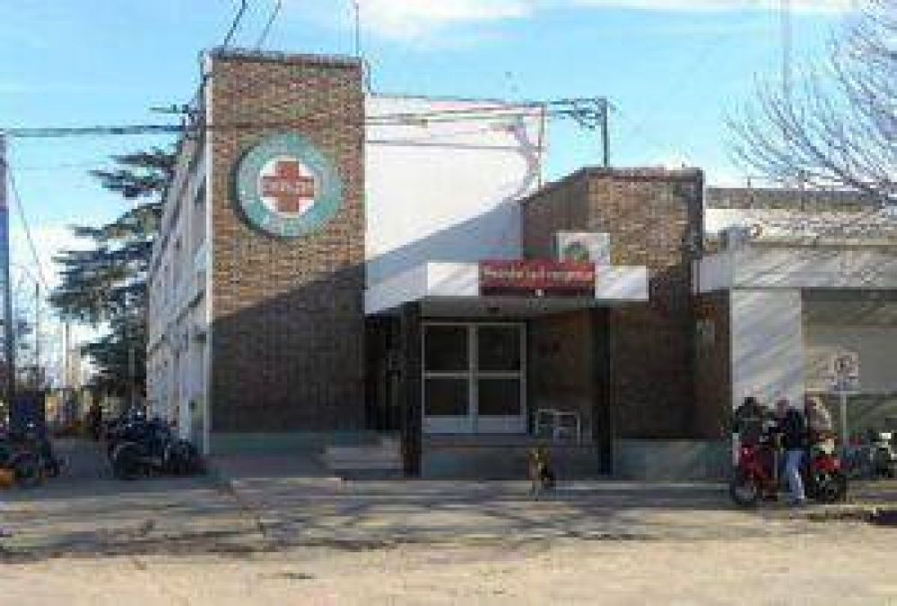 Una persona con un arma blanca amenaz� y provoc� da�os en el Hospital Municipal