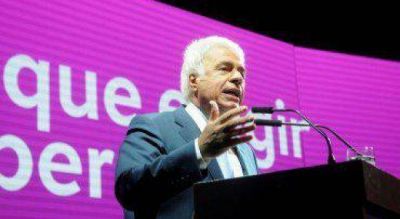 De la Sota se nutri� de dirigentes massistas en su lanzamiento y dispar� contra Macri y Scioli