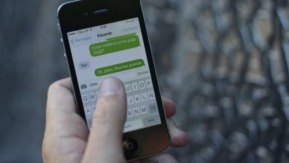 Proh�ben el uso de tel�fonos celulares en la Bonaerense