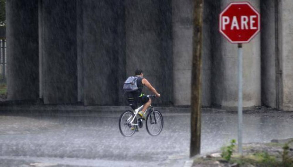 Alerta por fuertes tormentas en el centro y sur de C�rdoba
