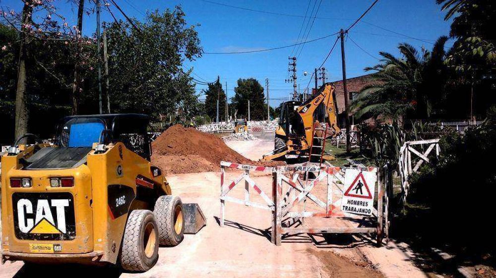 Ampliaci�n de la red de agua potable en Las Tunas y Rojas