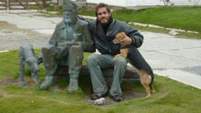 Perdi� a su perra en Cosqu�n y desde hace meses vuelve a buscarla