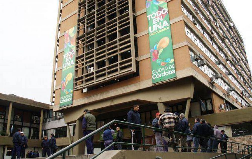 Municipales de C�rdoba acordaron un aumento en dos cuotas