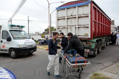 Una mujer falleci� tras ser atropellada por un cami�n