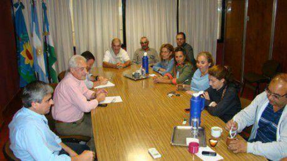 No llegan a un acuerdo los municipales con las autoridades de Salliquel� y contin�an negociaciones