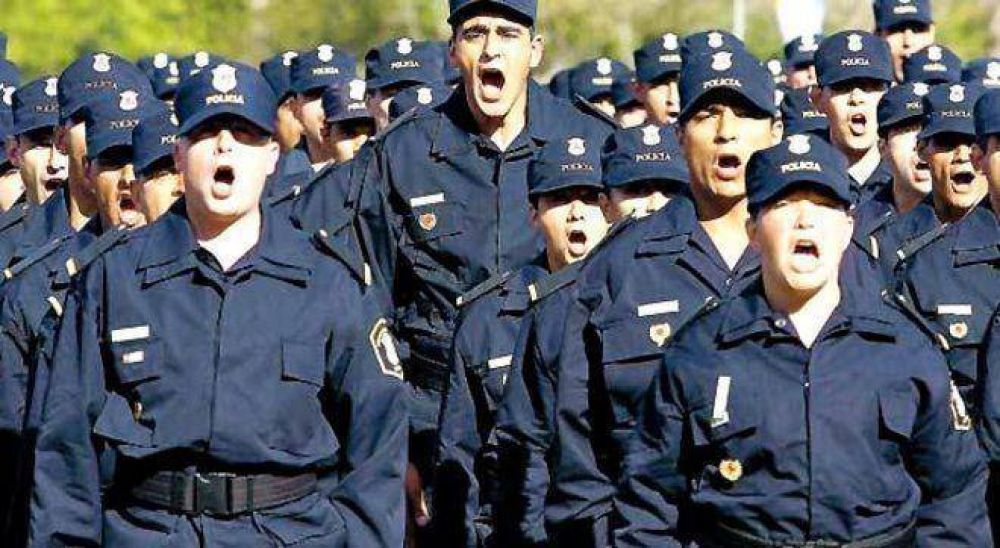 Prohibieron a los efectivos de la Bonaerense usar sus tel�fonos celulares y hay pol�mica