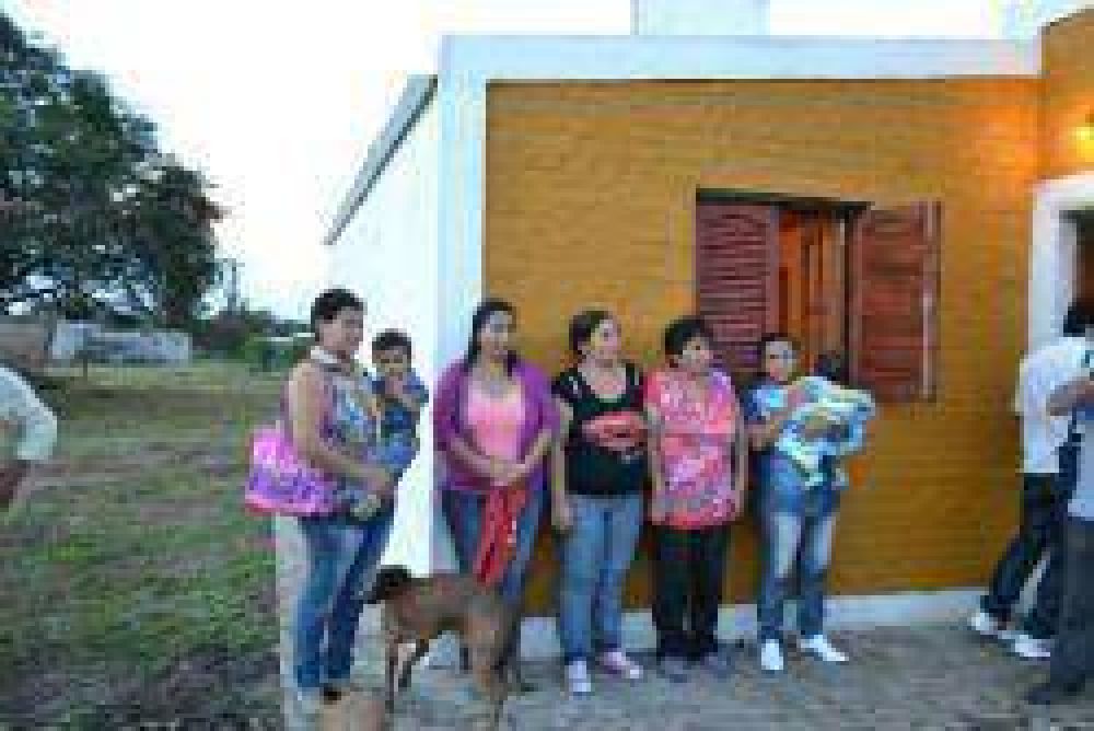 Habilitaron viviendas sociales en la localidad Fortn Inca