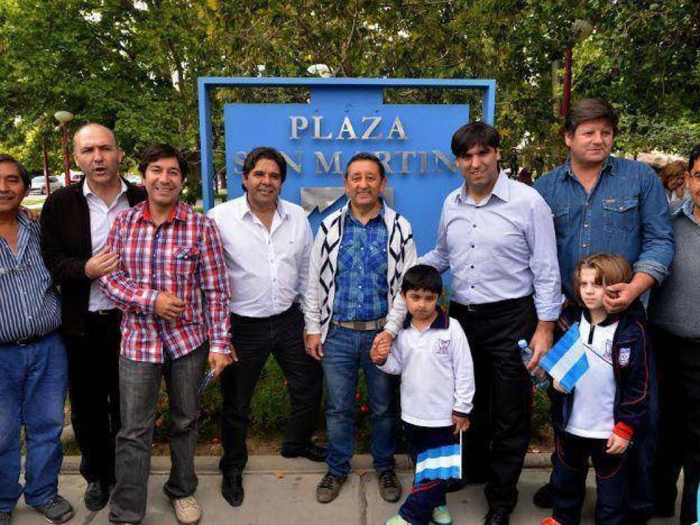 Carmona se mostr� con el jefe de la ANSES en un barrio del PROCREAR para reforzar su cierre de campa�a