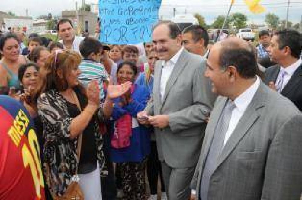 El oficialismo y la oposici�n les pasan factura a Amaya y a Alfaro por su �incoherencia�
