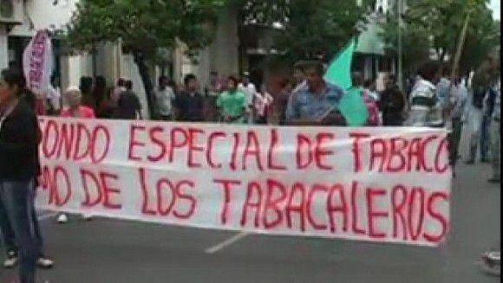 Tabacaleros movilizados reclamaron el pago del Fondo Especial del Tabaco