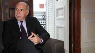 Lorenzetti pas� por Tucum�n pidiendo defender a la Corte y al contrato social