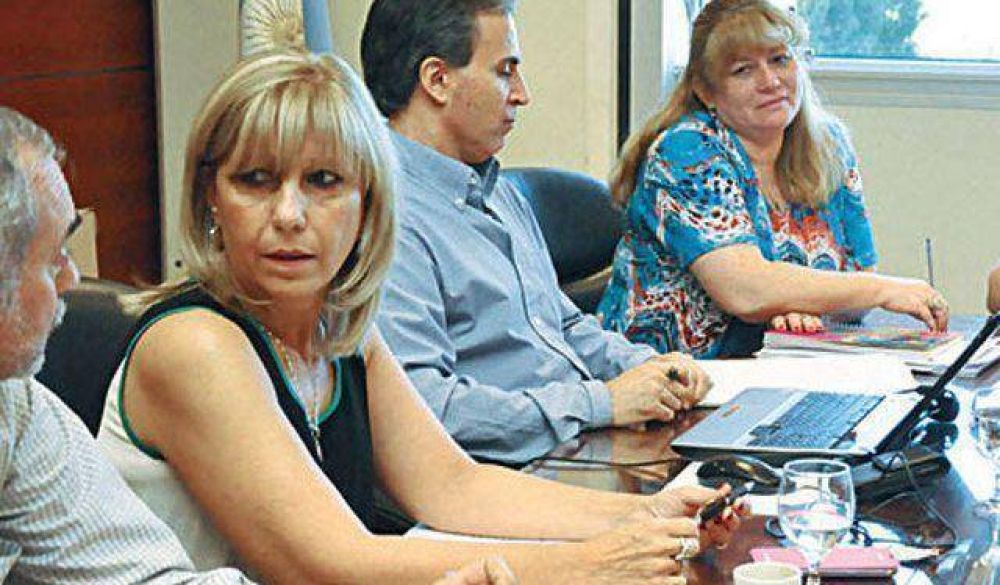 Docentes reabrieron paritarias por la competencia de t�tulos