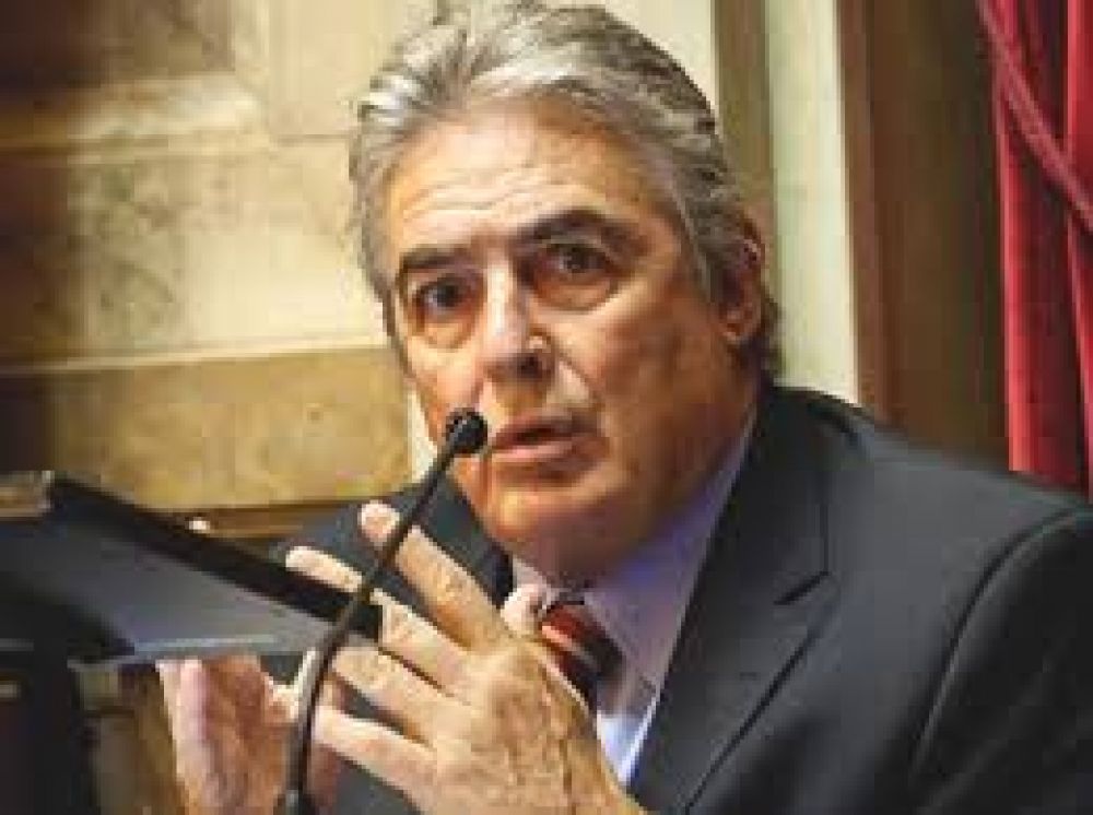 Jaime Linares prometi� crear una 