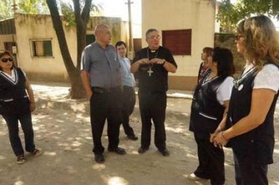Mons. Zecca inici� sus visitas pastorales a comunidades tucumanas