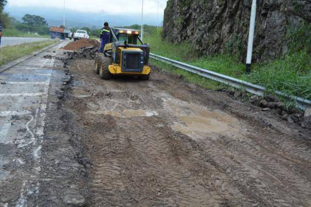 En el acceso a La Vi�a, habilitada s�lo media calzada por reconstrucci�n de calzada da�ada