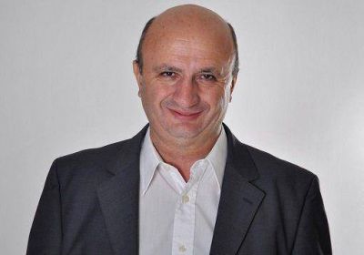 RUSSO LE PIDE A DIAZ PEREZ LA RENUNCIA DE AMORE