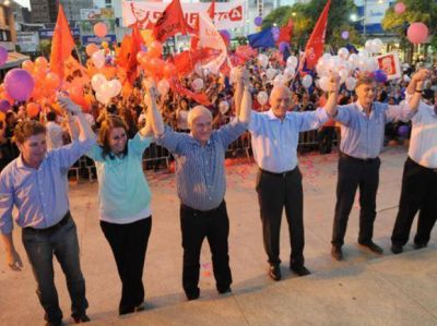 Los candidatos socialistas cerraron la campa�a con un acto en el microcentro