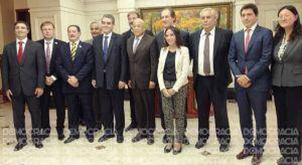Romero les habl� a los chinos de los talleres ferroviarios de Jun�n