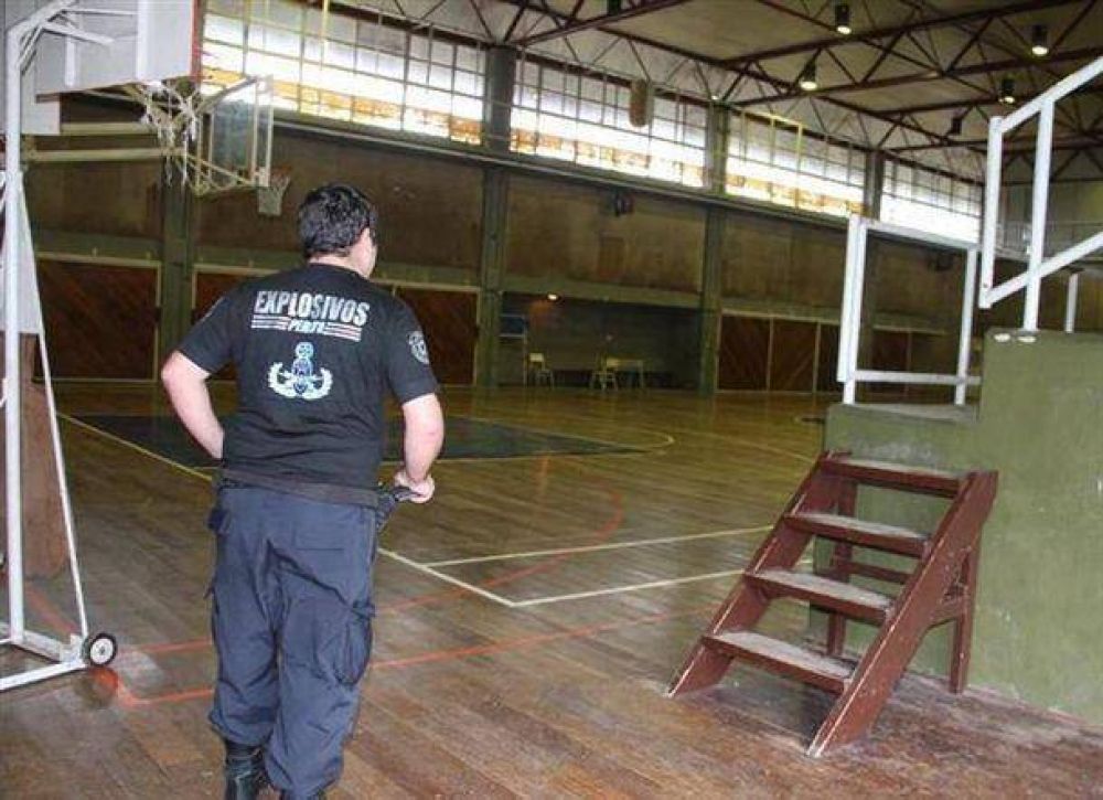 Falsa alarma de bomba en el Colegio Nacional