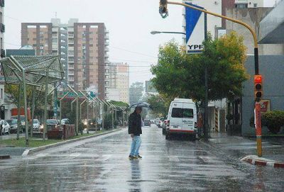 Llovi� 30 mil�metros y hay un alerta meteorol�gico