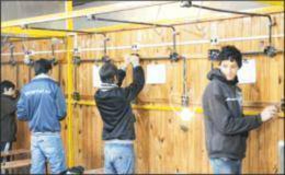 Olivera destac� que con el avance de las escuelas t�cnicas �todos los misioneros pueden aprender un oficio�