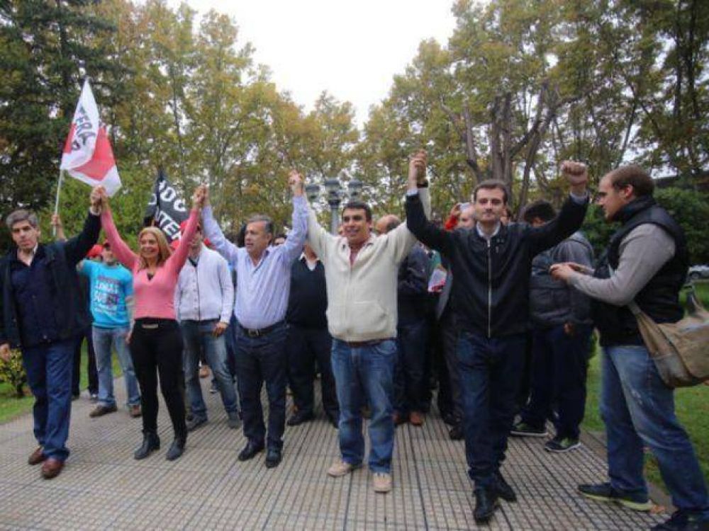 Cornejo se mostr� en el Sur de Mendoza y pidi� a sus fiscales controlar el escrutinio