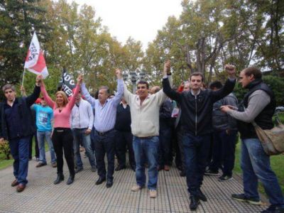 Cornejo se mostr� en el Sur de Mendoza y pidi� a sus fiscales controlar el escrutinio