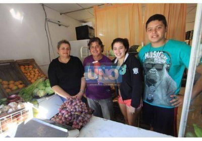 Un barrio de 200 viviendas con historia de superaci�n y amistad