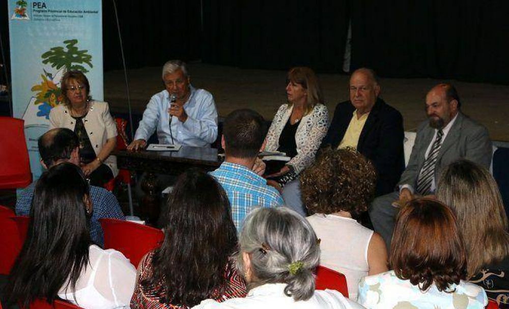 Fumigaciones: �El poder econ�mico est� detr�s del problema ambiental y es maligno�