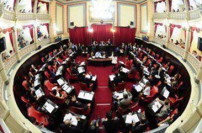 El Senado, entre homenajes y apoyos