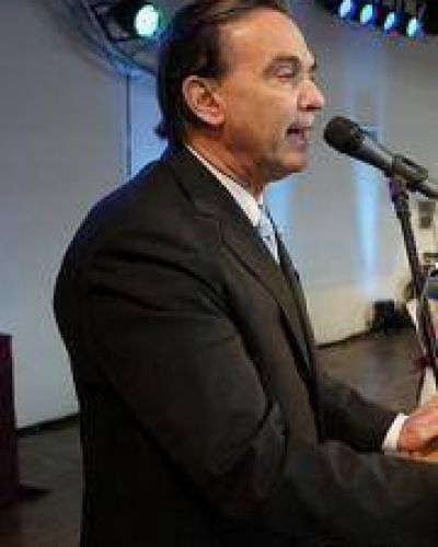 �Tener funcionarios comprometidos con las �reas sociales, porque lo ocurrido en Viedma no es digno de esta provincia�