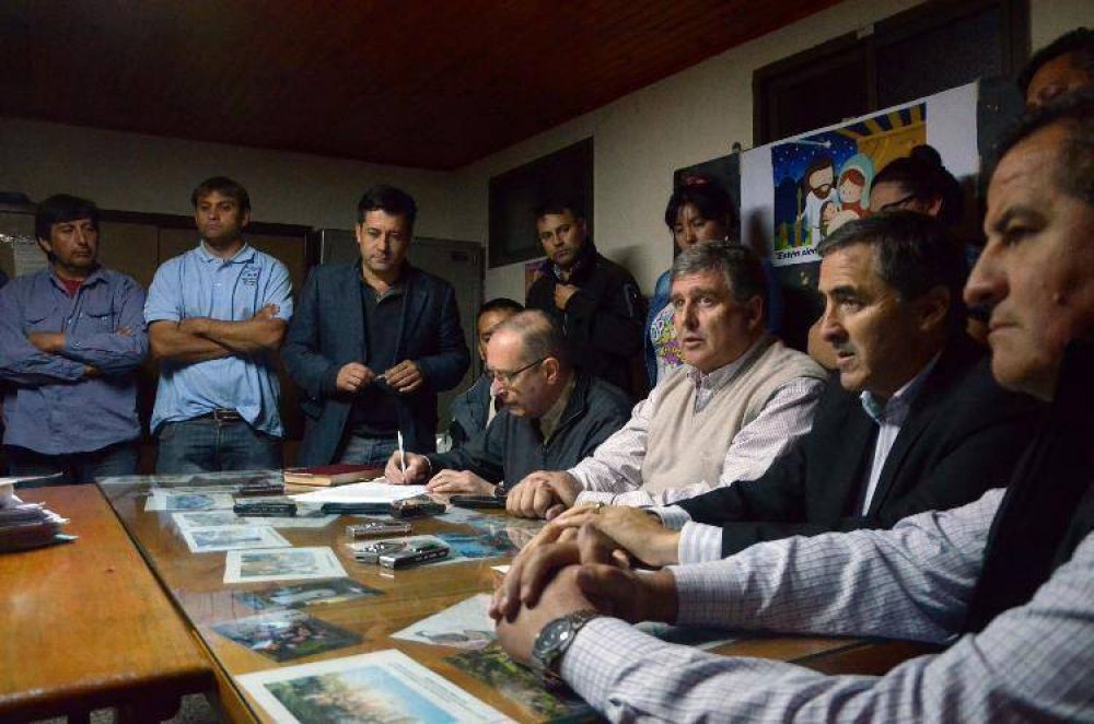 Hubo acuerdo con mineros de Andacollo y se levant� el corte en Chos Malal