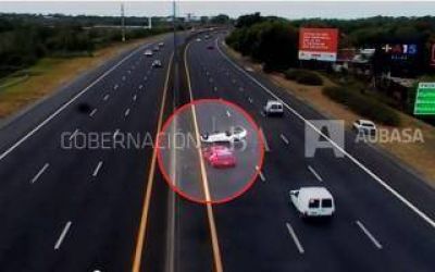 Choque y vuelco en autopista Buenos Aires - La Plata