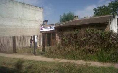 Papel�n: Mariotto inaugur� local partidario en casa usurpada