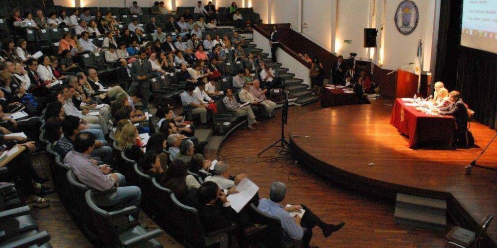 �La Asamblea de la UNT debate sin presiones ni condicionamientos medi�ticos�