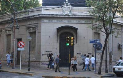 Ordenan al Arzobispado indemnizar a un abusado por un cura