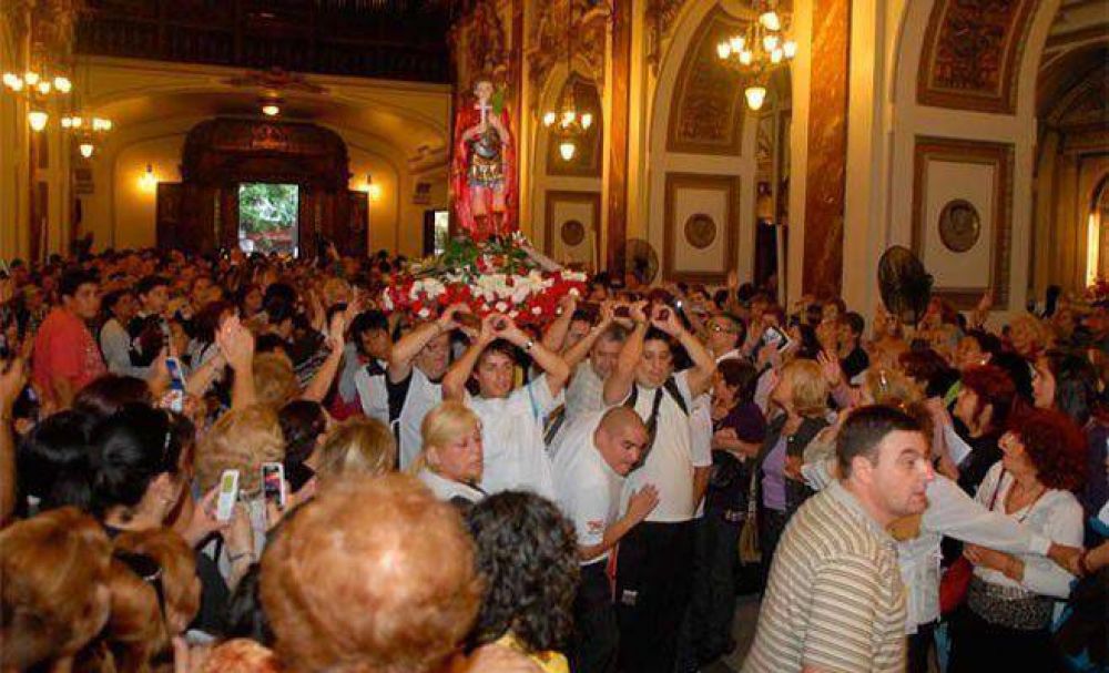 Mas de 100.000 personas venerarn a San Expedito en Buenos Aires 