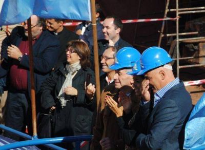 Vendi� su casa para construir el barco ante la falta de apoyo para tomar un cr�dito oficial