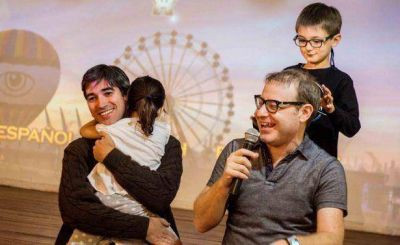 Adr�an P�rez junto a Axel Kuschevatzky en un evento solidario a beneficio del hogar Padre Brochero