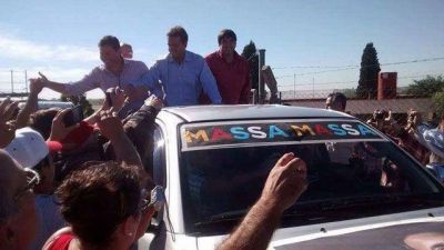 Sergio Massa recorri� Paran� en caravana
