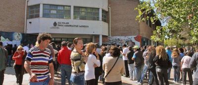 Cerraron los comicios y vot� casi el 60% del padr�n