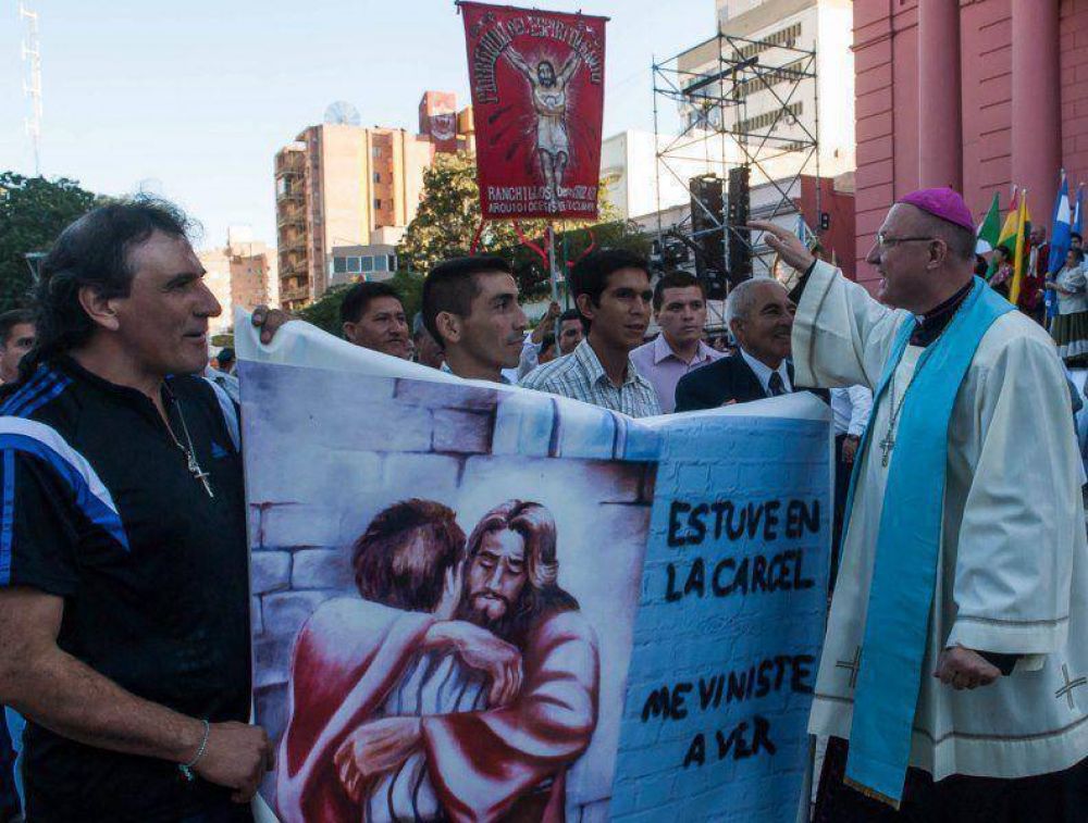 El pueblo demostr� su devoci�n a la Virgen en la solemne procesi�n