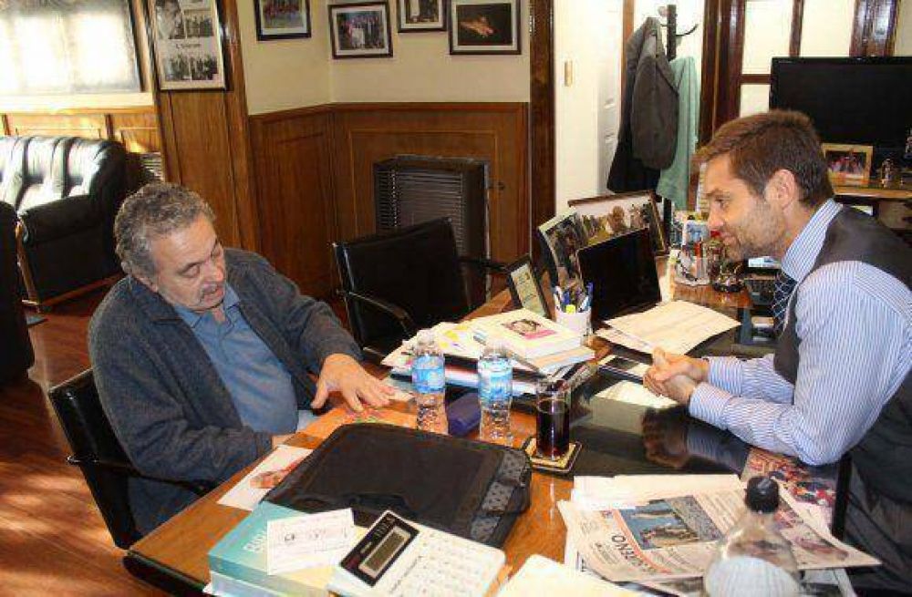 Tras ganar en Tolhuin, El�as Carrera visit� a Sciurano