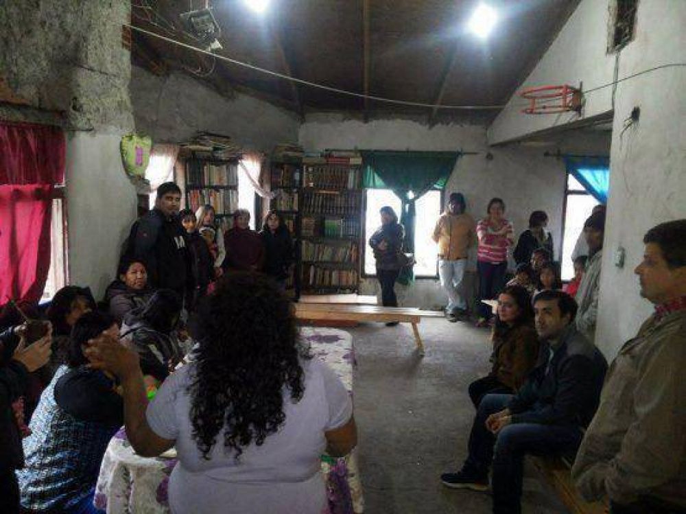 Vecinos de Los Lolos informaron problemas con la luz, el agua, las cloacas y recorrido del colectivo