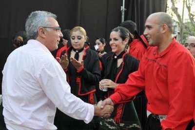 La tradici�n, a trav�s del folclore se hizo presente en las plazas de Tigre