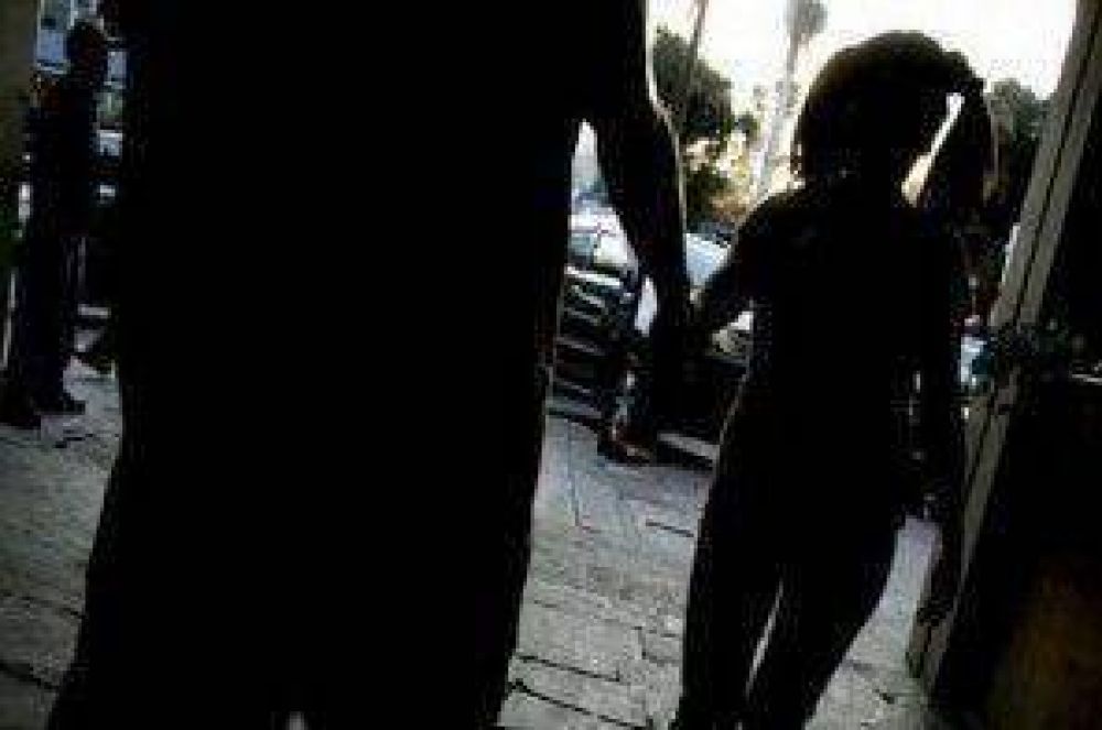 Denuncian a profesor de danzas folcl�ricas por supuesto abuso sexual 
