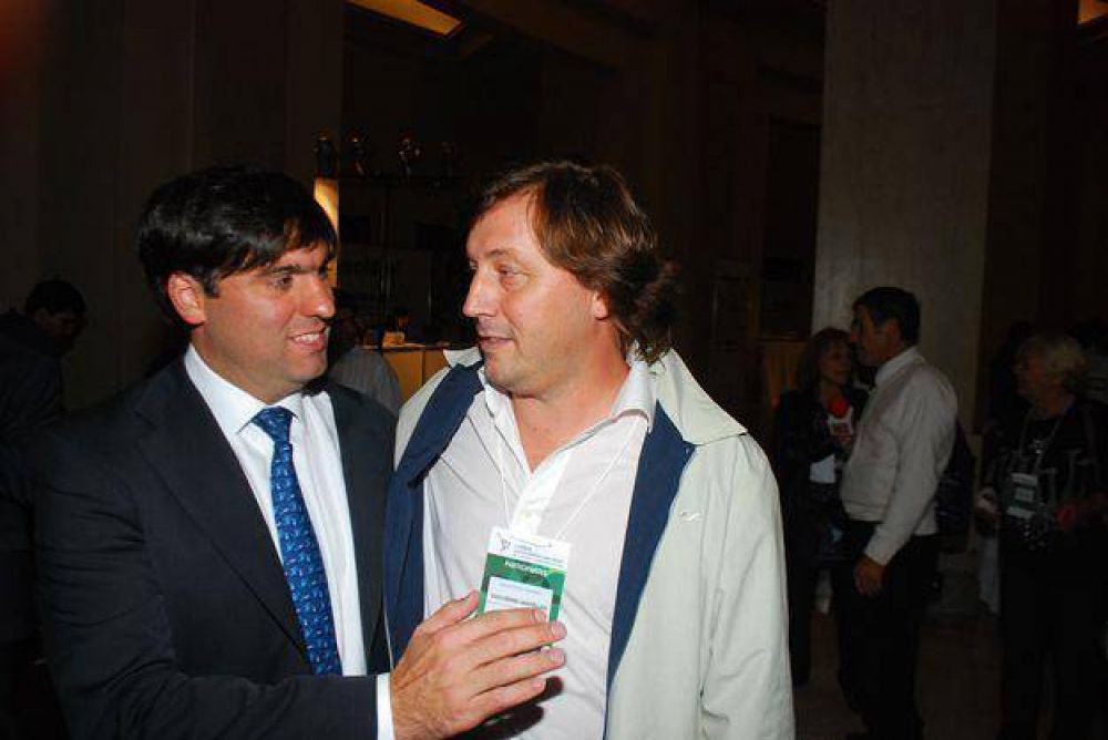 Guillermo Santelln junto a Diego Bossio en la Cumbre de Gobiernos Locales
