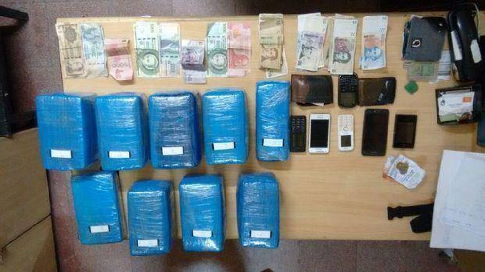 Villa Elvira: Banda de paraguayos fue detenida con 21 kilos de marihuana