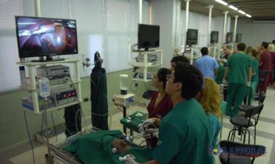 Con la �ltima tecnolog�a, la Unne avanza en la especializaci�n en laparoscop�as
